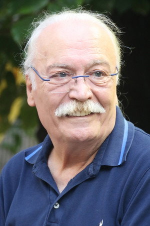 Cahit Berkay profil kép