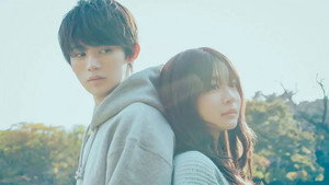 透明な夜に駆ける君と、目に見えない恋をした。 kép