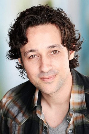 Thomas Ian Nicholas profil kép