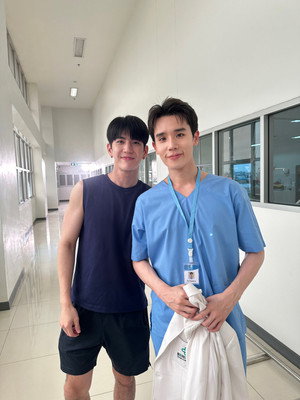 ทำนายทายทัพ poszter