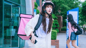 우주를 줄게 kép