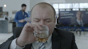 Papírháború 2. évad Ep.10 10. epizód