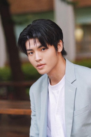 羅章恩 profil kép