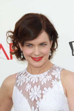 Elizabeth McGovern profil kép