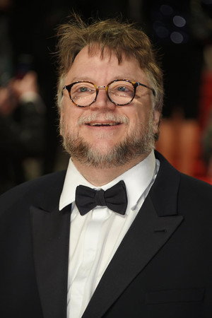 Guillermo del Toro profil kép