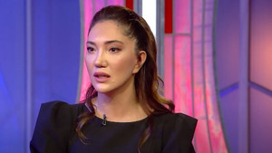 Ceyda Düvenci ile Bambaşka Sohbetler 1. évad Ep.43 43. epizód