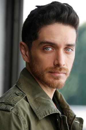 Josh Keaton profil kép