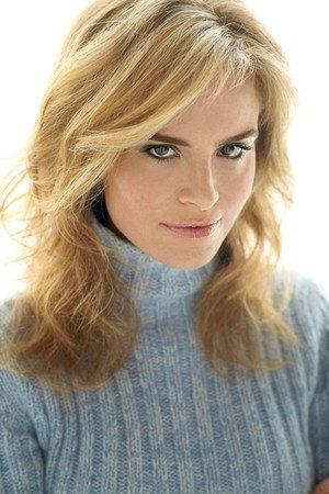 Betsy Russell profil kép