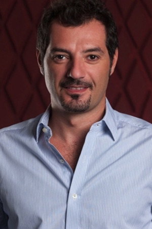 عادل كرم profil kép