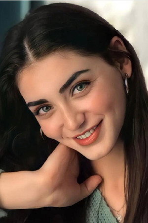 Özge Törer profil kép