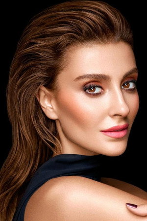 Özge Ulusoy profil kép