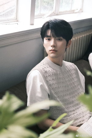 周翊然 profil kép