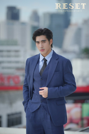 การเกิดใหม่ของดวงดาว poszter