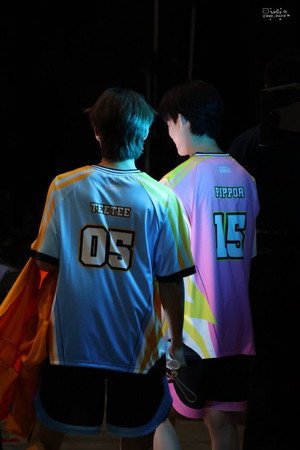 ด้วงกับเธอ poszter