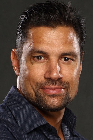 Manu Bennett profil kép