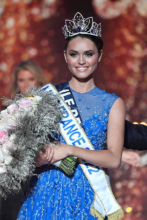 Miss France 35. évad (2021-12-11) poszter