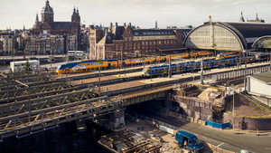 Amsterdam Central: Egy legendás pályaudvar mindennapjai kép