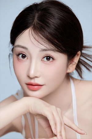 康亦涵