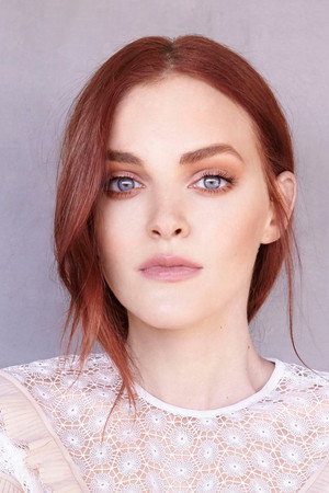 Madeline Brewer profil kép