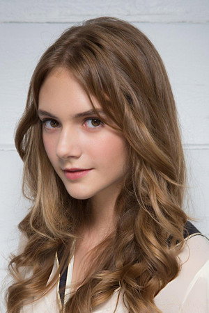 Emilia Jones profil kép
