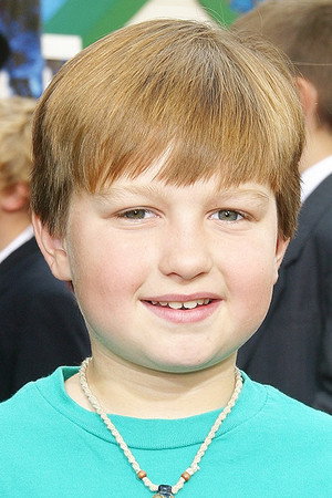 Angus T. Jones profil kép