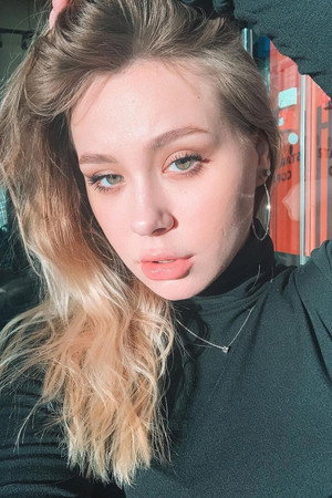 Ксения Бондарева profil kép