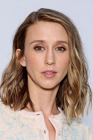 Taissa Farmiga profil kép