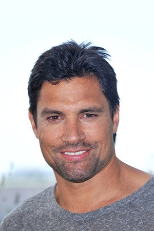 Manu Bennett profil kép